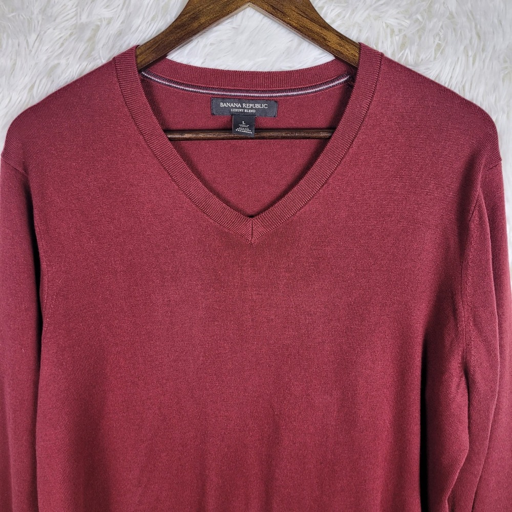 Banana Republic Mens Luxury Blend V-Neck Sweater Burgundy Silk Cashmere Large - Picture 2 of 6